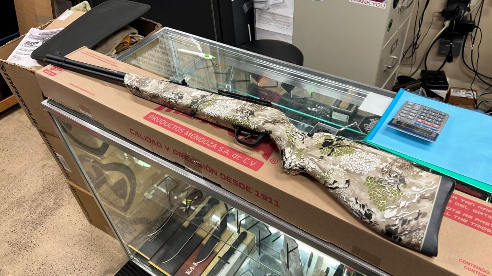 Mendoza Puma 6000 SAFARI 22LR Rifle USED Unfired